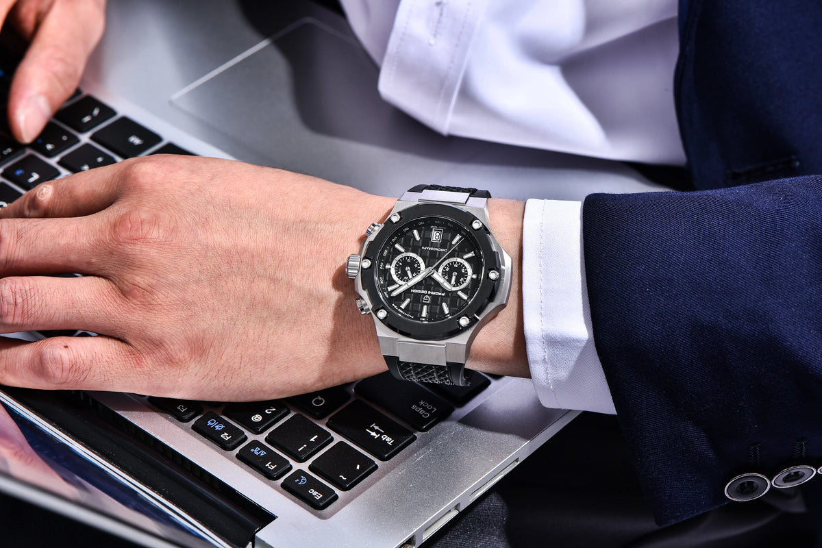 Orologio da uomo PAGANI DESIGN – Cronografo sportivo di lusso in oro rosa, dotato di un movimento al quarzo giapponese VK64 e di un cinturino in gomma fluorurata.