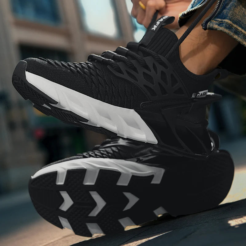 Chaussures de sport pour hommes tendance et polyvalentes en maille respirante, idéales pour la course urbaine, avec semelle souple évidée, résistantes à l'usure, pour le fitness en extérieur au printemps