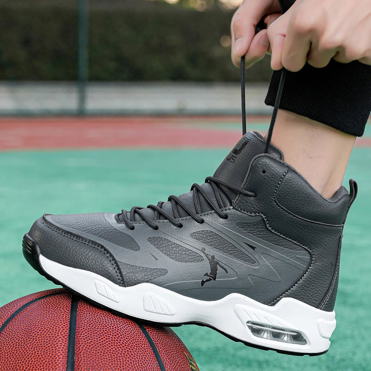 Chaussures de basket-ball montantes pour hommes, amorti à coussin d'air tendance, confortables, antidérapantes, respirantes, absorbant les chocs, pour activités de plein air
