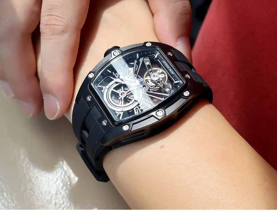 Reloj de pulsera MINI FOCUS para hombre, negro, a la moda, resistente al agua, mecánico automático, con manecillas luminosas, correa de silicona y esfera tonneau