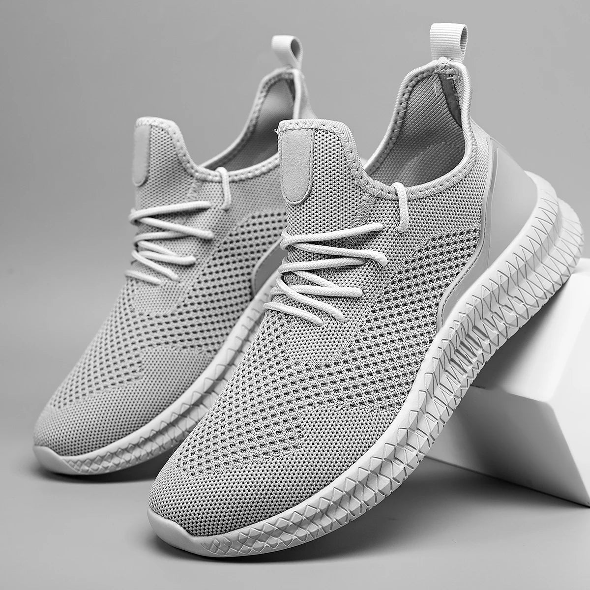MAEDEF 2024 Walking Sports Shoes High Quality Outdoor Tennis Trainer Shoe Lightweight Comfortable Breathable Men Casual Sneakers