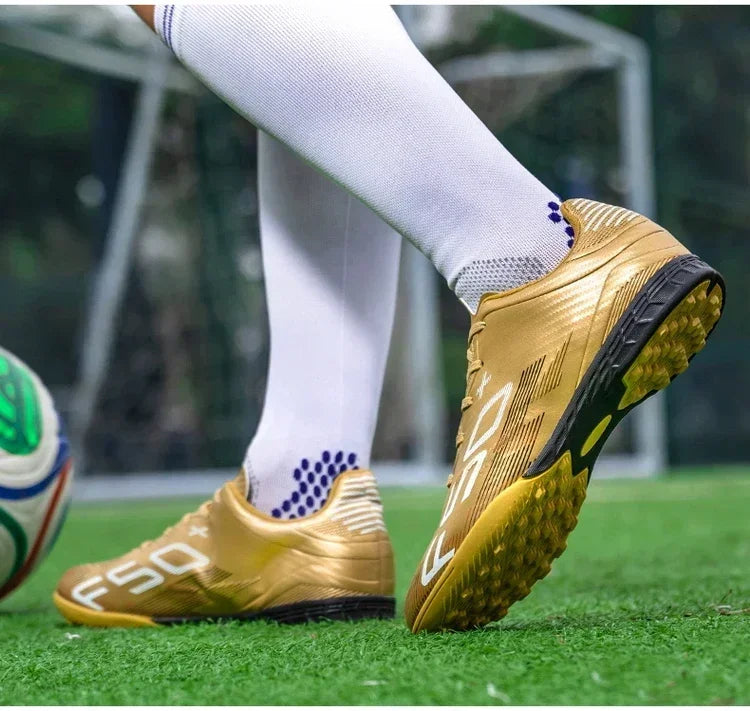 Nouvelles chaussures de football pour hommes, adaptées à la pratique sur gazon, ultralégères, antidérapantes, baskets de sport pour activités de plein air, chaussures de football professionnelles, chaussures d'entraîne