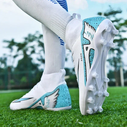 Nouvelles chaussures de football pour hommes, chaussures de sport d'extérieur, ultra-légères, de haute qualité, à cheville haute, chaussures de football en salle antidérapantes, futsal antidérapant.