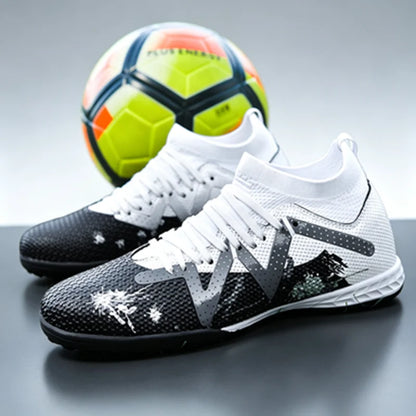 Chaussures d'entraînement unisexes Value Turf Trainers, tige en PU tissé, crampons en caoutchouc TF, antidérapantes, durables et économiques.