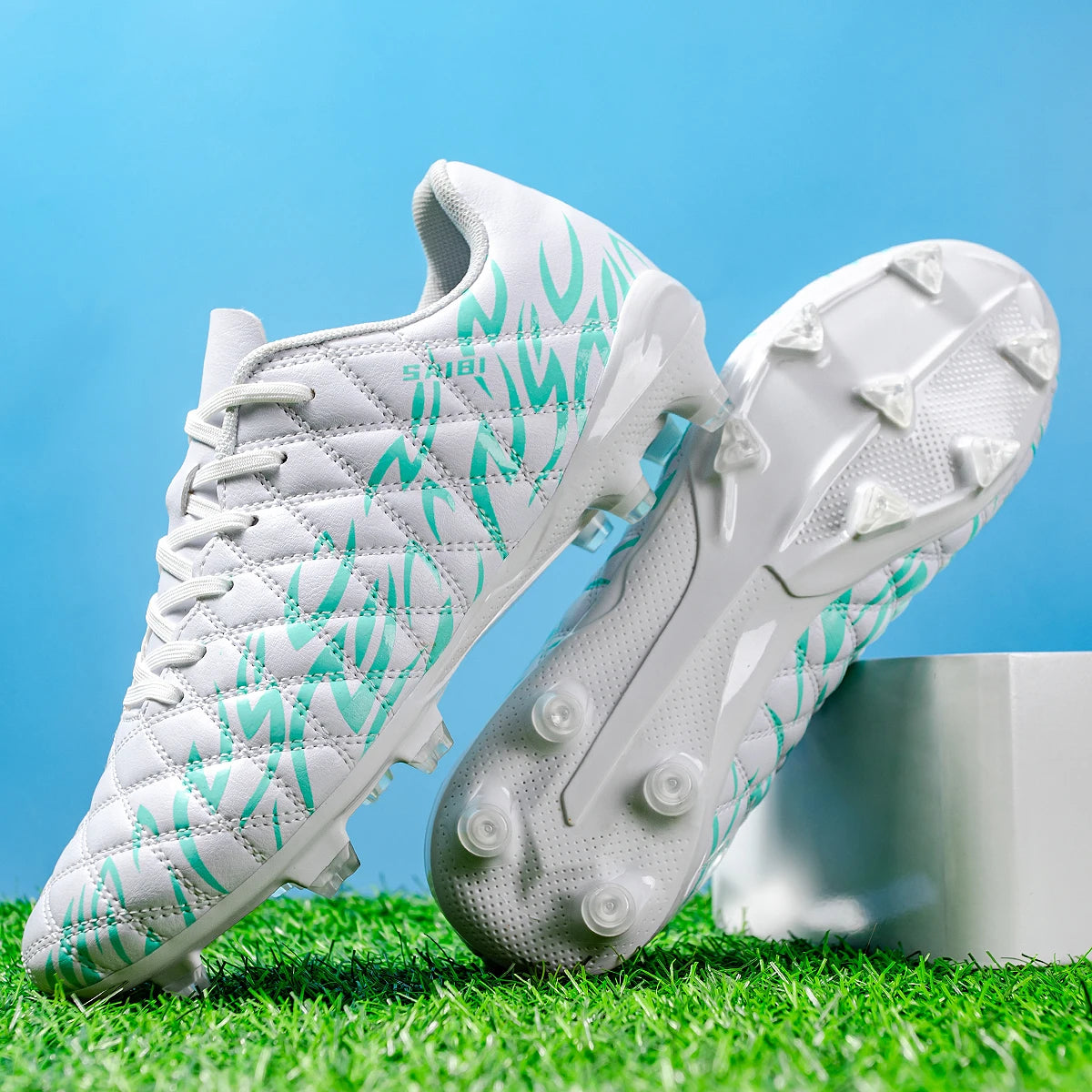 Chaussures de football professionnelles AG FG, légères, en tissu composite PU, semelle en TPU résistante à l'usure, antidérapantes, chaussures de sport unisexes pour activités de plein air.