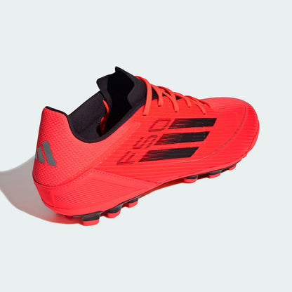 Chaussures de football Adidas authentiques F50 LEAGUE, modèle IF1329, pour hommes et femmes, conçues pour résister à l’usure lors de la pratique de sports.
