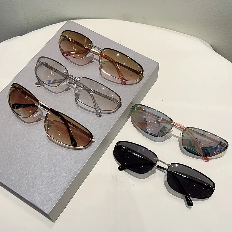 Legirane četvrtaste sunčane naočale bez okvira za žene, nove u elegantnom vanjskom dekoru, trendi ružičasto-srebrne dizajnerske zrcene sunčane naočale