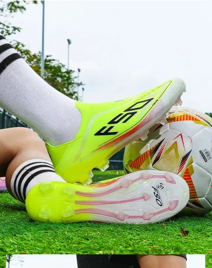 Nouvelles chaussures de football pour hommes, crampons mi-montants de haute qualité, légères, antidérapantes, pour l'extérieur et l'entraînement sur gazon, modèle très vendu