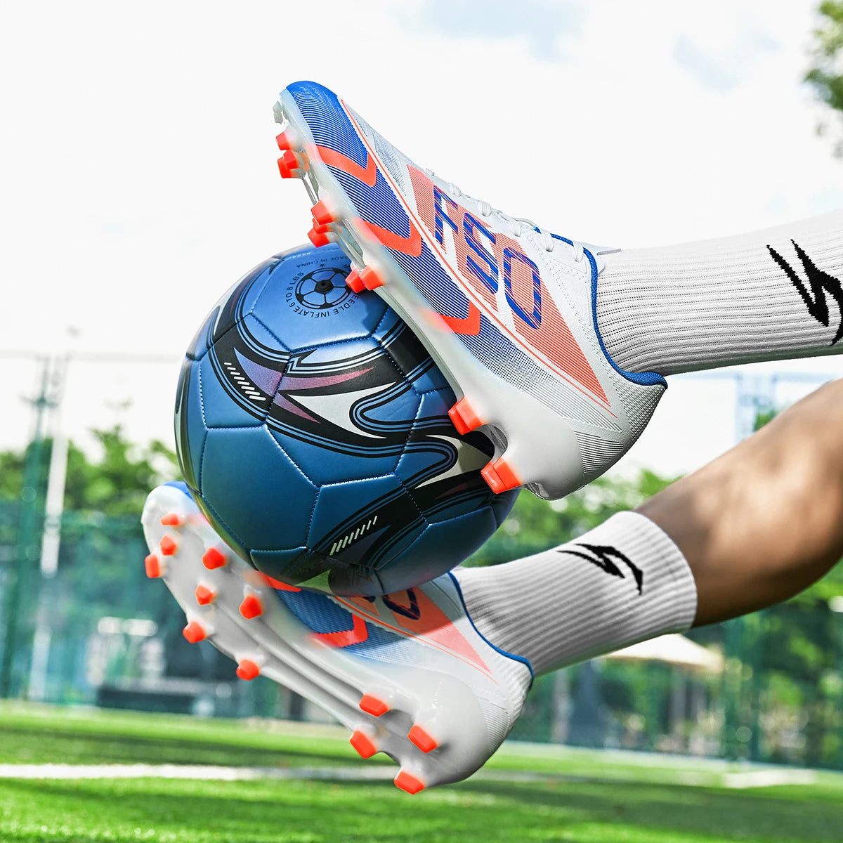 Chaussures de football pour hommes, modèle AG FG, semelle absorbant les chocs, tige en polyuréthane confortable, crampons pour les compétitions et l’entraînement quotidien.