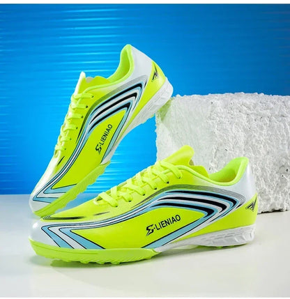 Nouvelles chaussures de football pour hommes, crampons de futsal, chaussures de soccer, chaussures de match, baskets d'intérieur de haute qualité, best-seller, antidérapantes, pour entraînement et extérieur