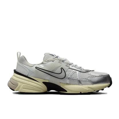 Nike V2K Run Sneakers Iconic Architecture Responsive Feel Modern Lifestyle Essential Unisex FD0736-005