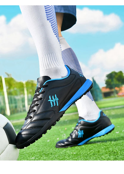 Nouveaux hommes haute cheville en plein air ultraléger bottes de Football chaussures de Football intérieur de haute qualité chaussures de sport antidérapantes Futsal antidérapant