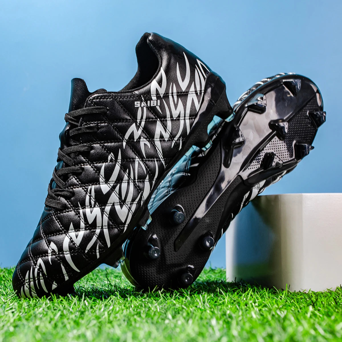 Chaussures de football professionnelles AG FG, légères, en tissu composite PU, semelle en TPU résistante à l'usure, antidérapantes, chaussures de sport unisexes pour activités de plein air.