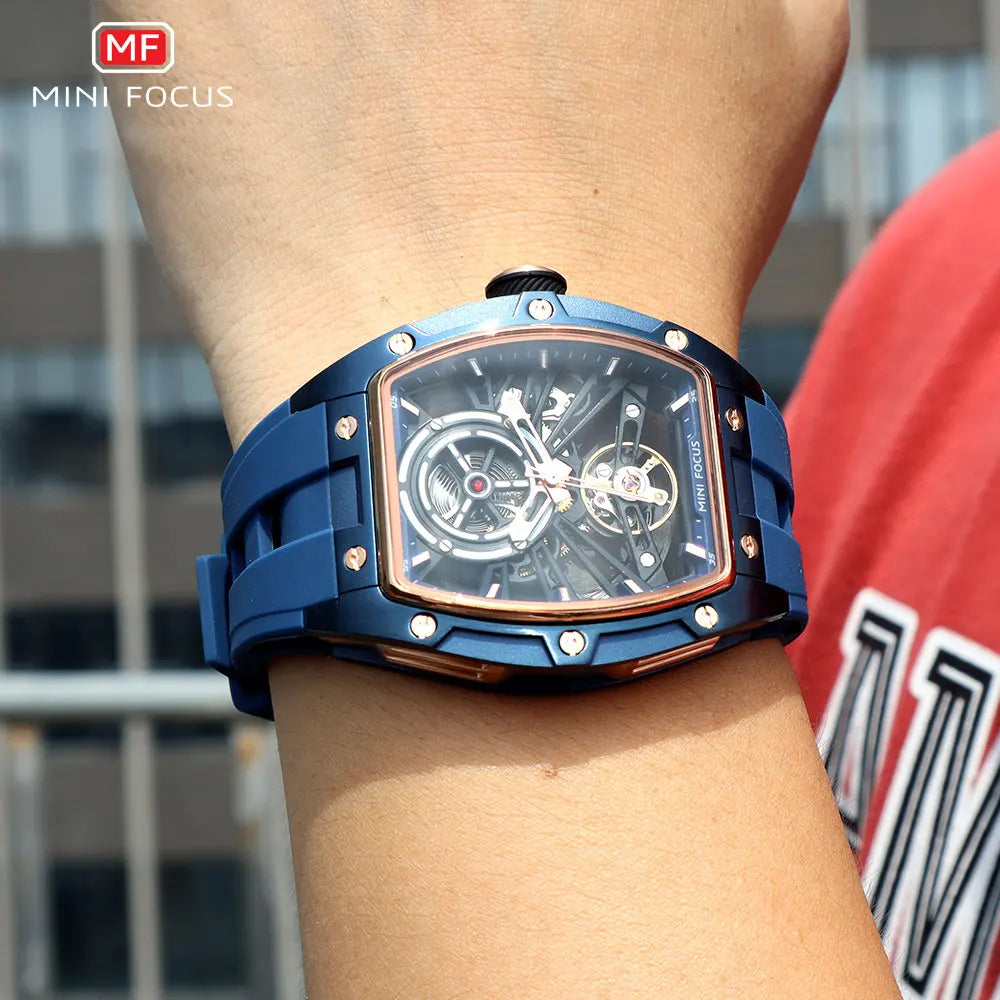 Reloj de pulsera MINI FOCUS para hombre, negro, a la moda, resistente al agua, mecánico automático, con manecillas luminosas, correa de silicona y esfera tonneau