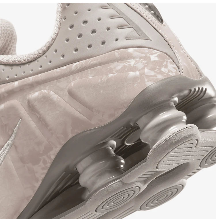 Nike genuine Shox R4 Women's Cushioned Low-Cut Running Shoes HV0934-001