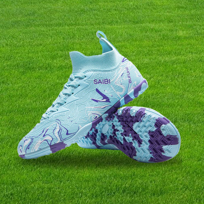 Chaussures de football, sneakers, chaussures de soccer, au-dessus de la cheville mais pas jusqu'au genou, semelle antidérapante à crampons.