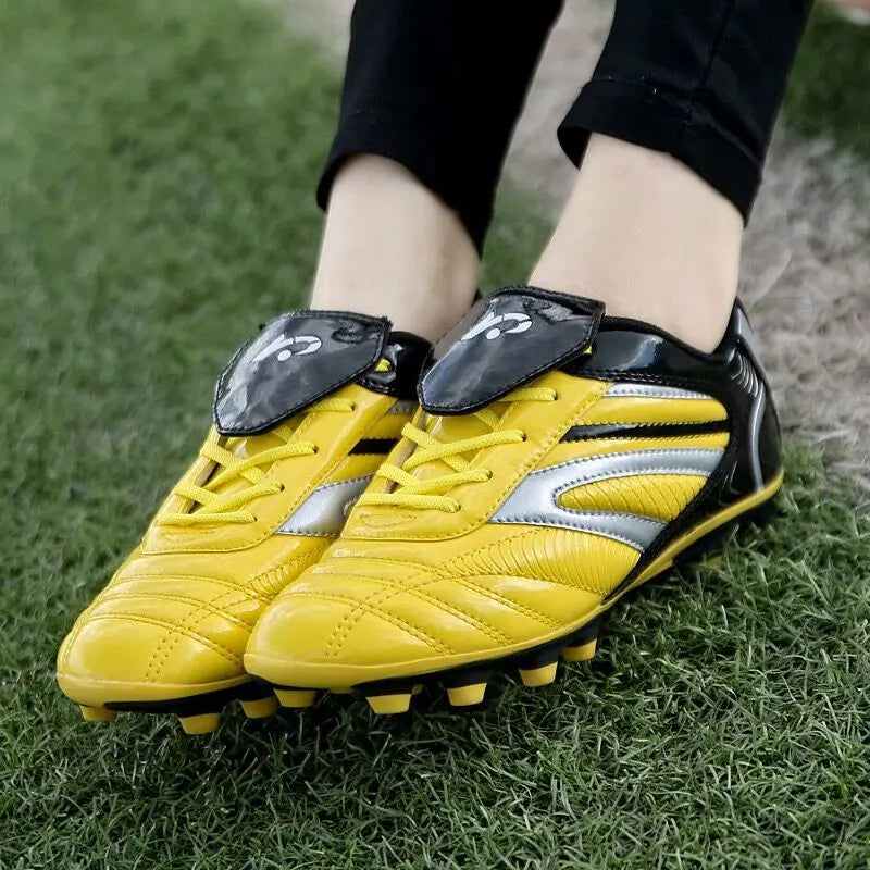 Hommes Football bottes de Football athlétique enfants chaussures de Football nouveau cuir haut mâle crampons formation Football baskets Sport