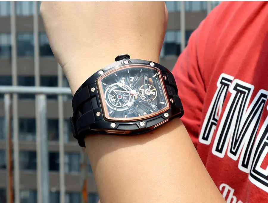 Reloj de pulsera MINI FOCUS para hombre, negro, a la moda, resistente al agua, mecánico automático, con manecillas luminosas, correa de silicona y esfera tonneau