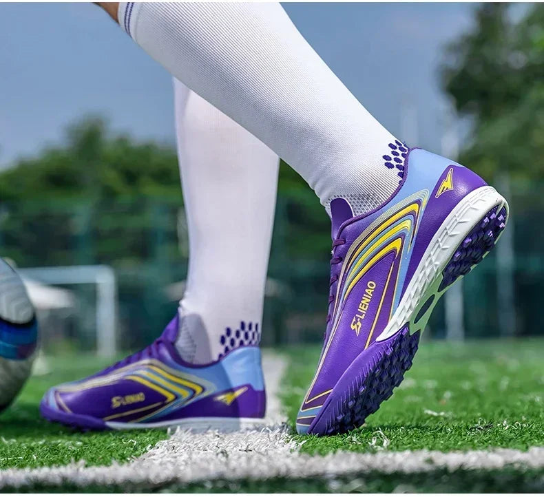 Nouvelles chaussures de football pour hommes, crampons de futsal, chaussures de soccer, chaussures de match, baskets d'intérieur de haute qualité, best-seller, antidérapantes, pour entraînement et extérieur