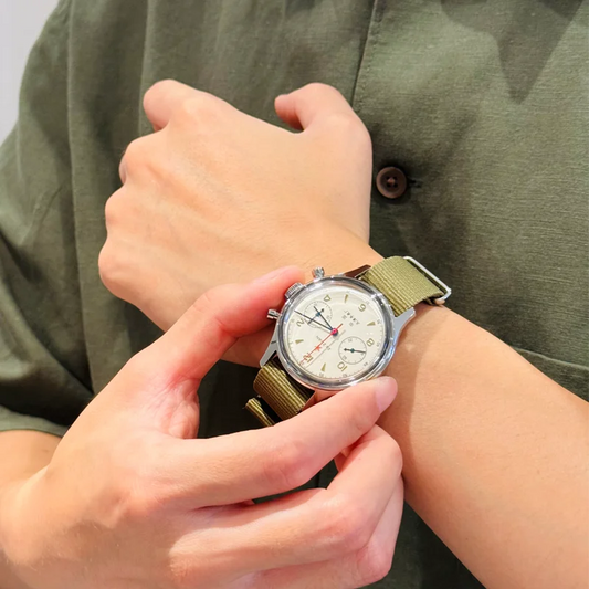 Montre mécanique pour homme en acier inoxydable Case Shape: Round Case