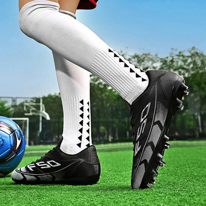 Chaussures de football pour jeunes, crampons pour terrain dur, fermeture à lacets, chaussures de football pour enfants, garçons et filles, chaussures d'entraînement pour activités de plein air.