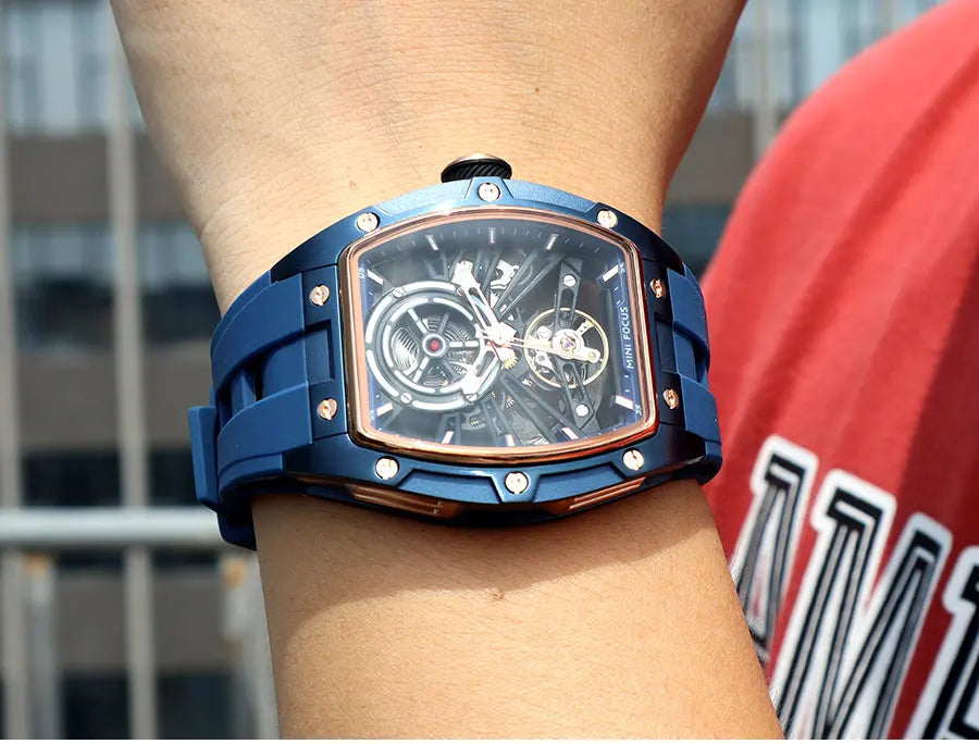 Reloj de pulsera MINI FOCUS para hombre, negro, a la moda, resistente al agua, mecánico automático, con manecillas luminosas, correa de silicona y esfera tonneau